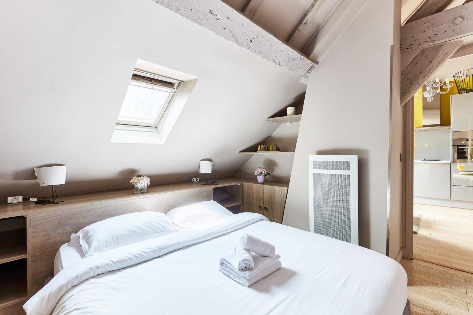 Place Des Vosges - 1Br With Balcony - Cityapartmentstay 巴黎 外观 照片